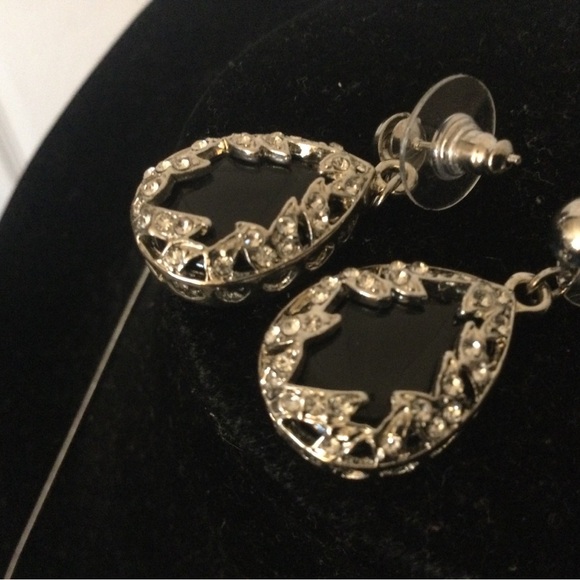 Vintage Necklace with Matching Earrings Silver/Black - Picture 3 of 4